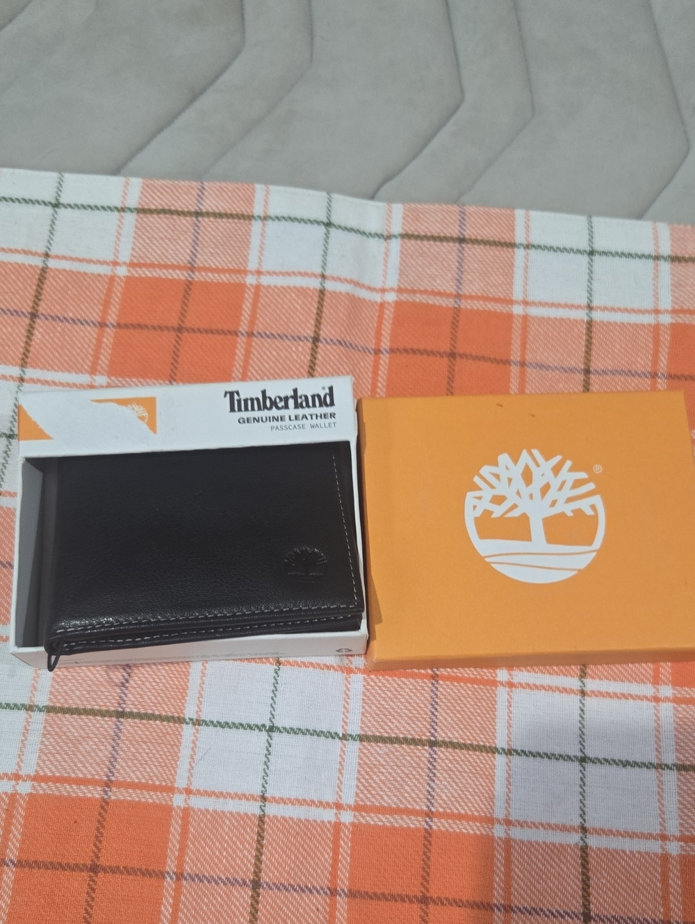 Timberland Black Leather Passcase Card Holder with Embossed Logo